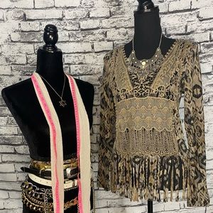 Xs “extra small” gimmicks by BKE Long sleeve top.